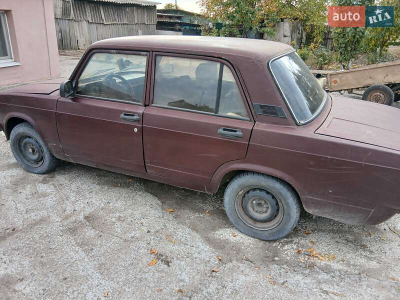 Седан ВАЗ / Lada 2105 1990 в Запоріжжі