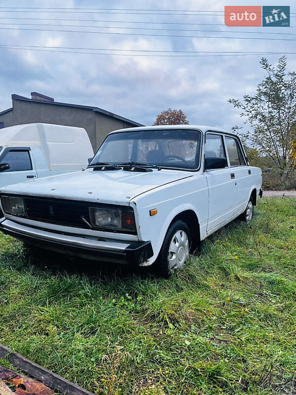 Седан ВАЗ / Lada 2105 1988 в Каневі фото 2 Седан ВАЗ / Lada 2105 1988 в Каневі