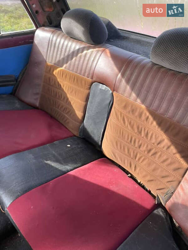 Седан ВАЗ / Lada 2105 2005 в Кременчуге фото 6 Седан ВАЗ / Lada 2105 2005 в Кременчуге