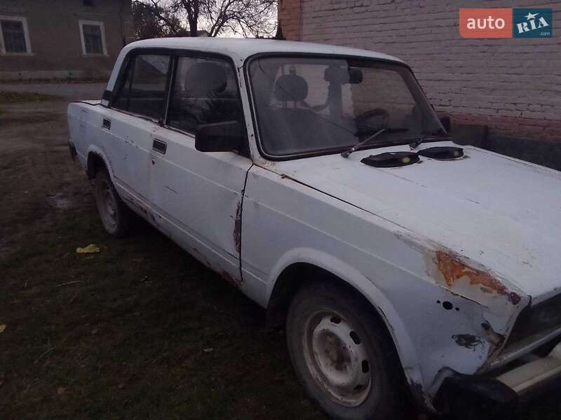 Седан ВАЗ / Lada 2105 1979 в Чорткове