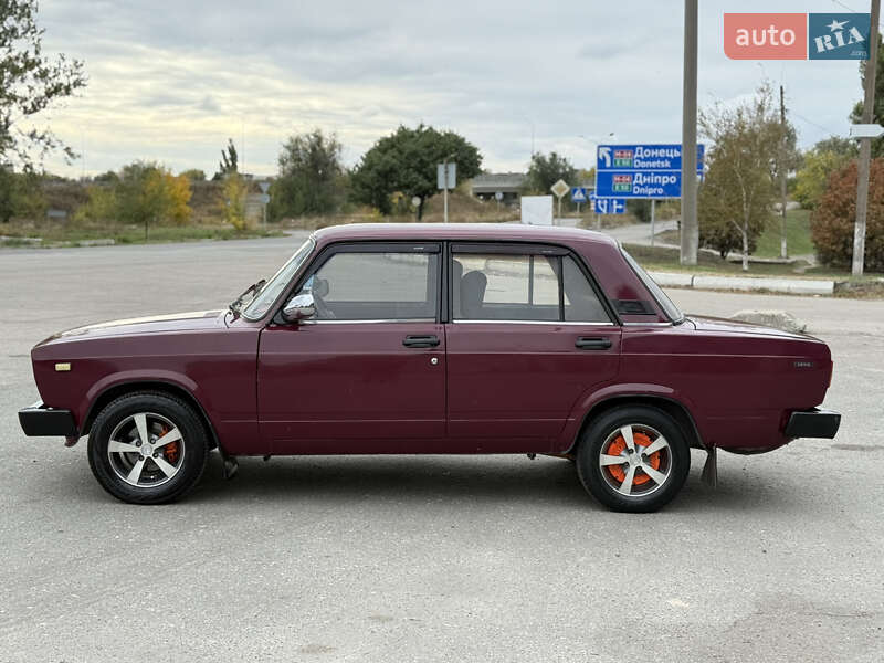 Седан ВАЗ / Lada 2105 1982 в Павлограде