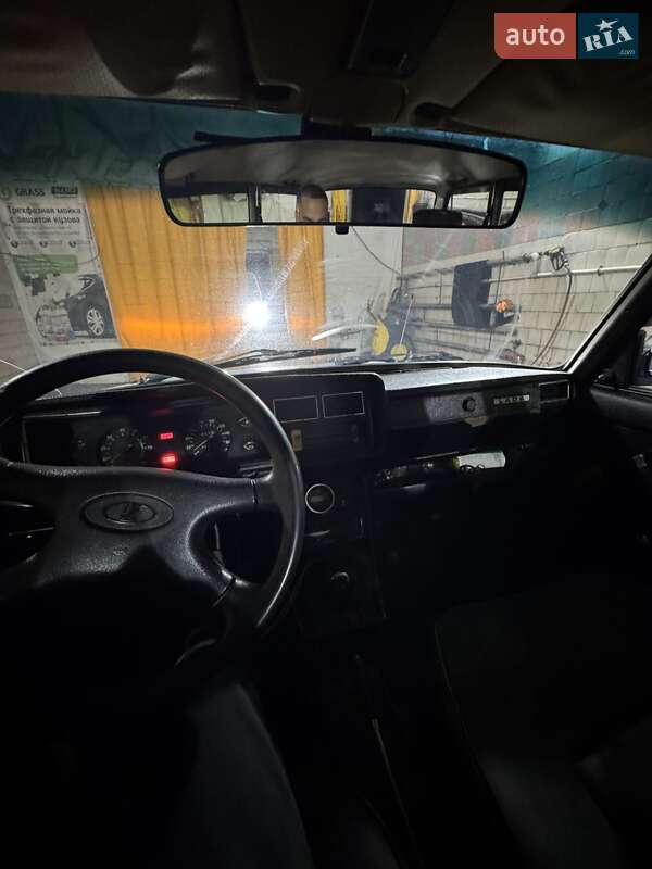 Седан ВАЗ / Lada 2105 1982 в Южному фото 2 Седан ВАЗ / Lada 2105 1982 в Южному