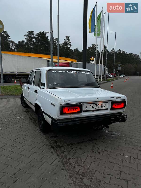 Седан ВАЗ / Lada 2105 1986 в Киеве
