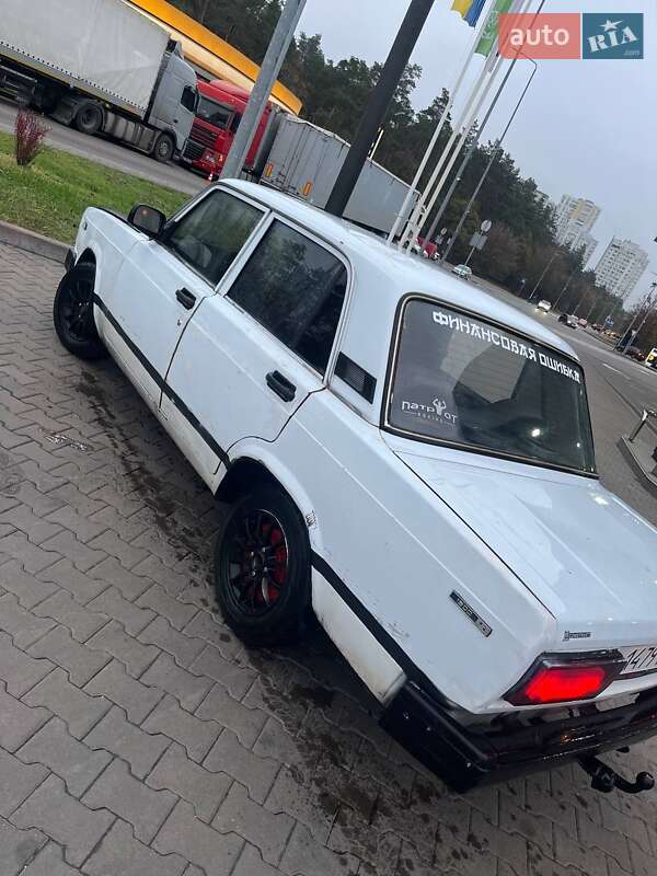 Седан ВАЗ / Lada 2105 1986 в Киеве