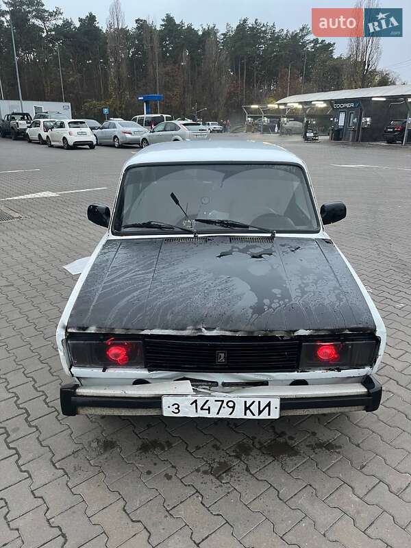 Седан ВАЗ / Lada 2105 1986 в Киеве