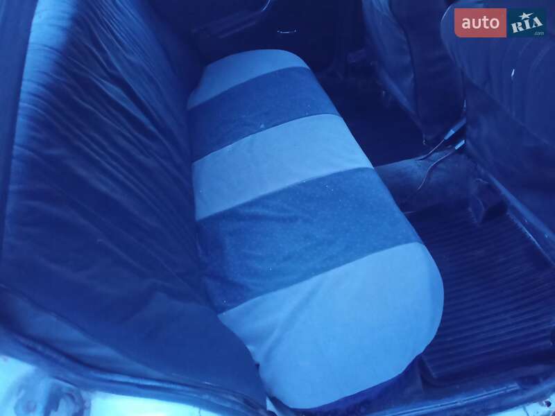 Седан ВАЗ / Lada 2105 1993 в Чернівцях фото 8 Седан ВАЗ / Lada 2105 1993 в Чернівцях