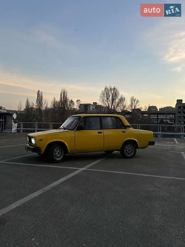 Седан ВАЗ / Lada 2105 1983 в Києві