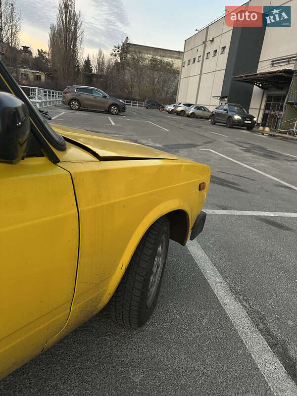 Седан ВАЗ / Lada 2105 1983 в Києві