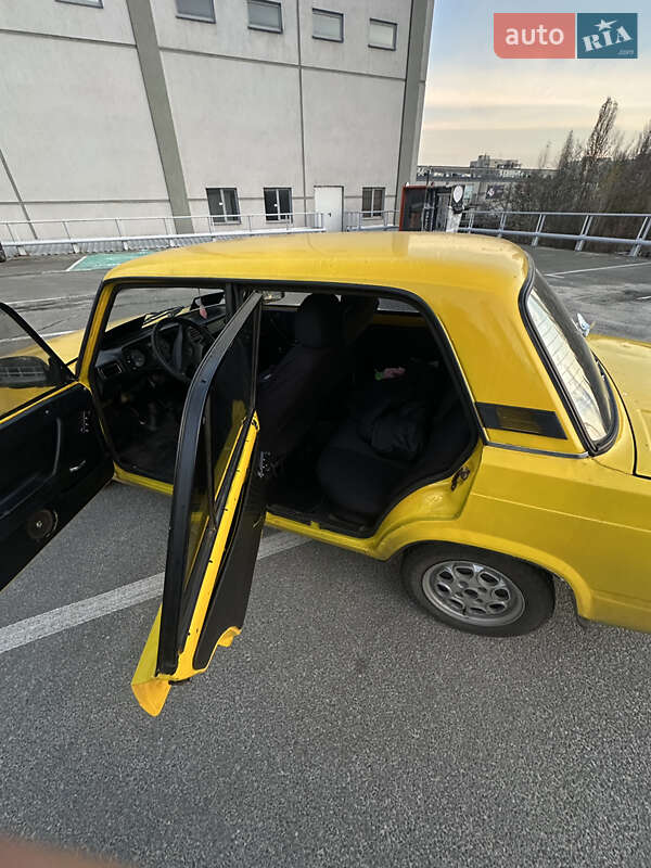 Седан ВАЗ / Lada 2105 1983 в Києві