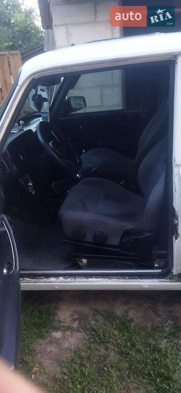 Седан ВАЗ / Lada 2105 1986 в Чернігові фото 4 Седан ВАЗ / Lada 2105 1986 в Чернігові