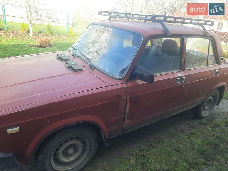 Седан ВАЗ / Lada 2105 1993 в Горохове