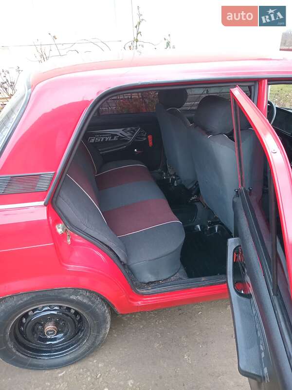 Седан ВАЗ / Lada 2105 1990 в Борщеві