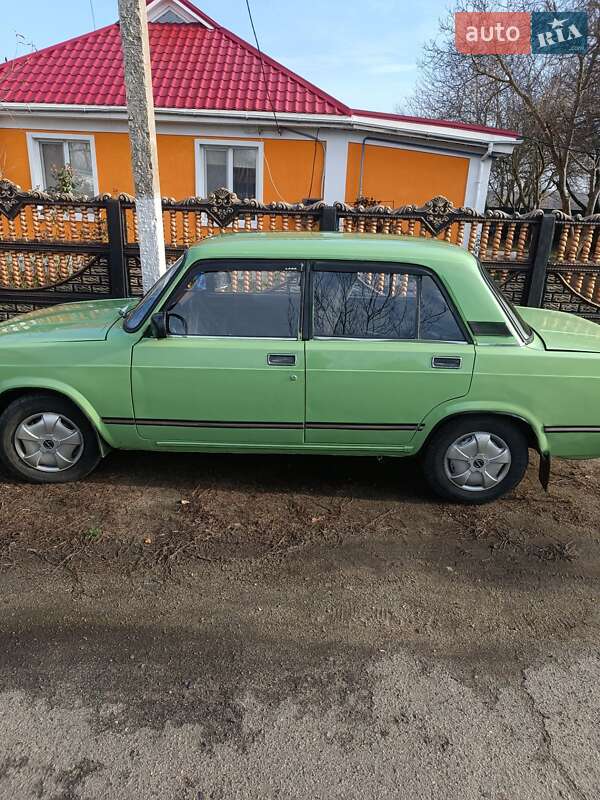 Седан ВАЗ / Lada 2105 1985 в Козельщине