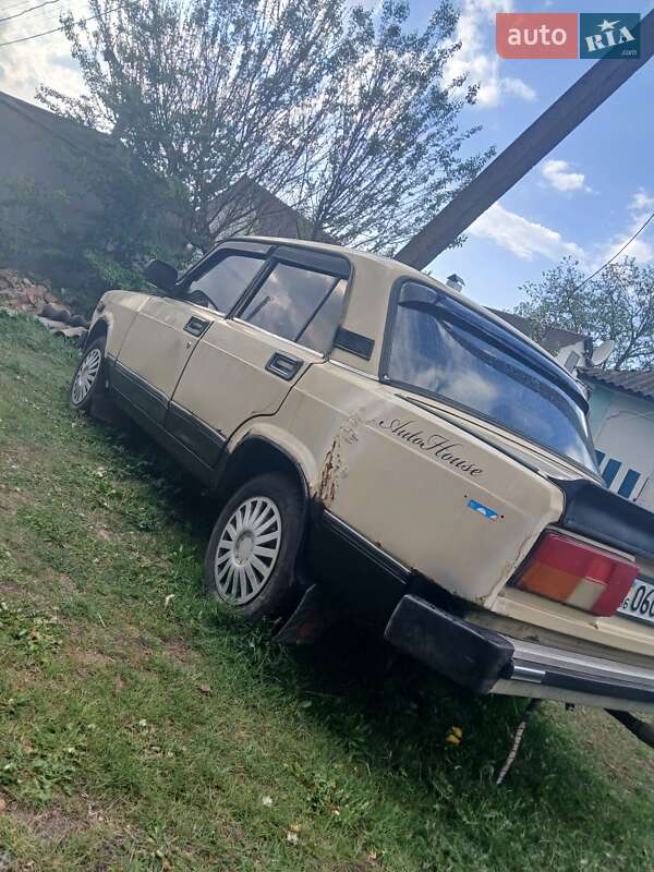 Седан ВАЗ / Lada 2105 1986 в Калинівці