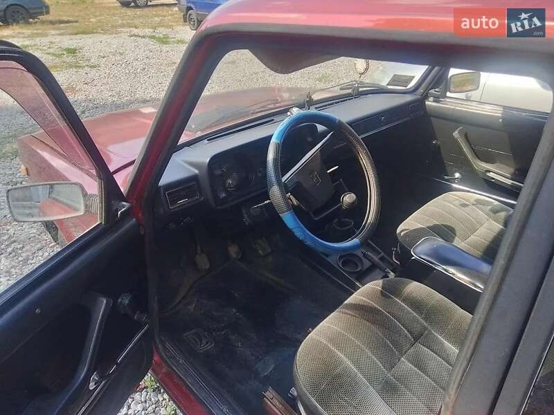 Седан ВАЗ / Lada 2105 1990 в Новоукраинке