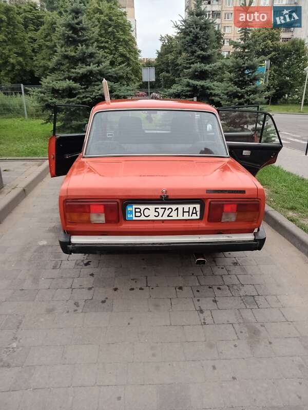 Седан ВАЗ / Lada 2105 1984 в Львові