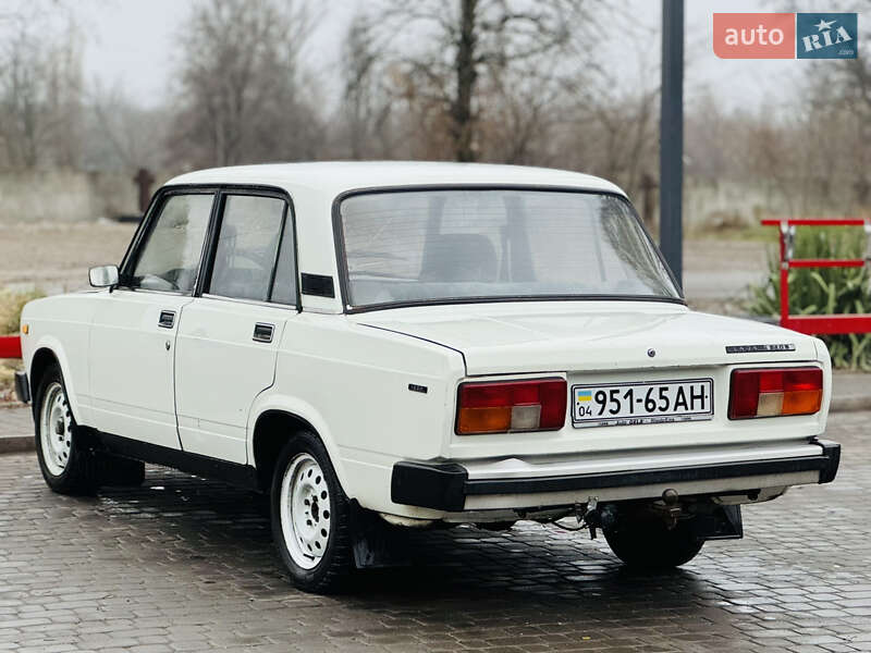 Седан ВАЗ / Lada 2105 1993 в Новомосковске