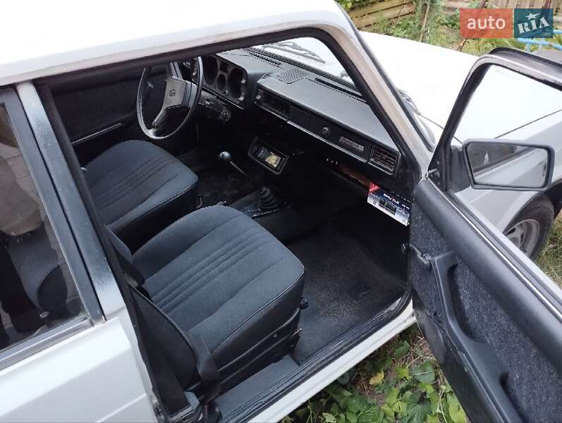 Седан ВАЗ / Lada 2105 1990 в Чернигове фото 9 Седан ВАЗ / Lada 2105 1990 в Чернигове