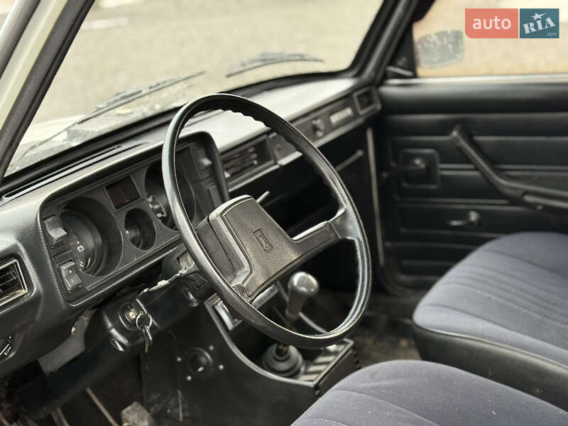 Седан ВАЗ / Lada 2105 1996 в Чернівцях фото 18 Седан ВАЗ / Lada 2105 1996 в Чернівцях