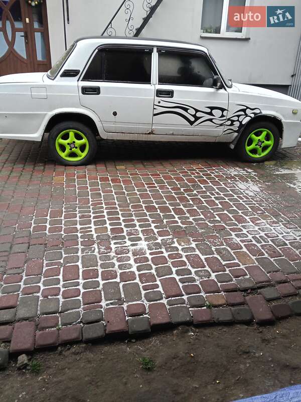 Седан ВАЗ / Lada 2105 1979 в Золочеве