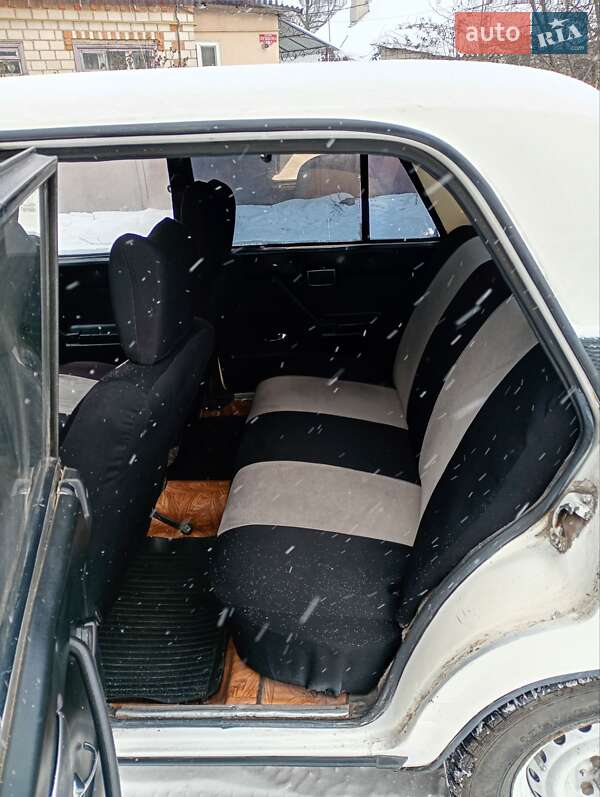 Седан ВАЗ / Lada 2105 1983 в Калиновке