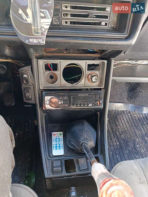 Седан ВАЗ / Lada 2105 1983 в Мерефа фото 12 Седан ВАЗ / Lada 2105 1983 в Мерефа