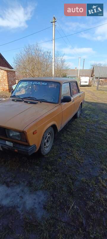 Седан ВАЗ / Lada 2105 1981 в Буске