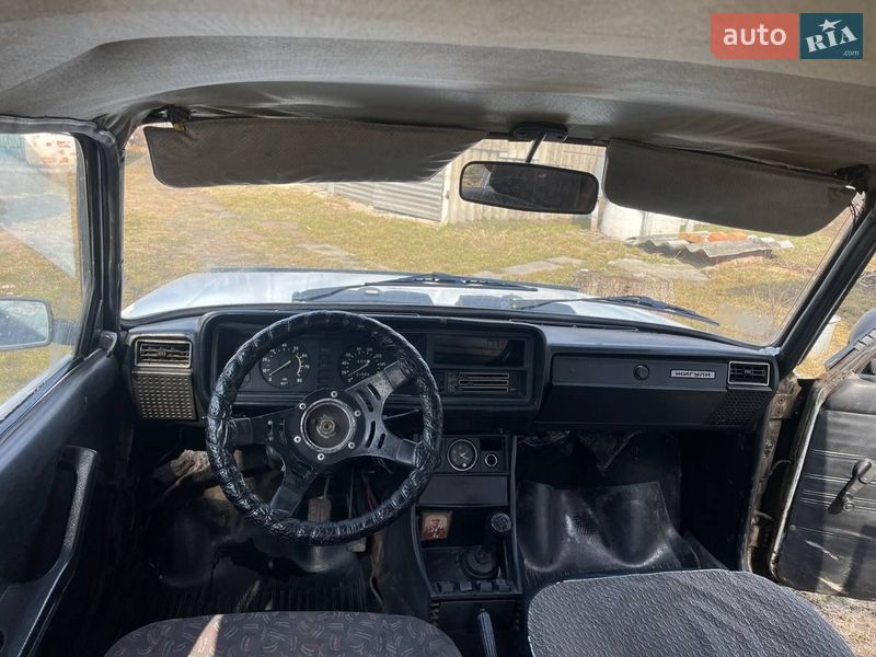 Седан ВАЗ / Lada 2105 1982 в Хороле фото 8 Седан ВАЗ / Lada 2105 1982 в Хороле