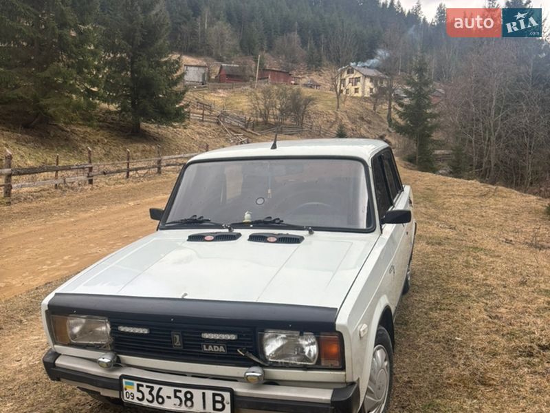Седан ВАЗ / Lada 2105 1992 в Верховине
