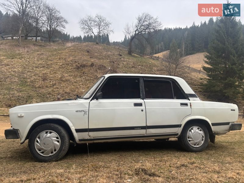 Седан ВАЗ / Lada 2105 1992 в Верховине