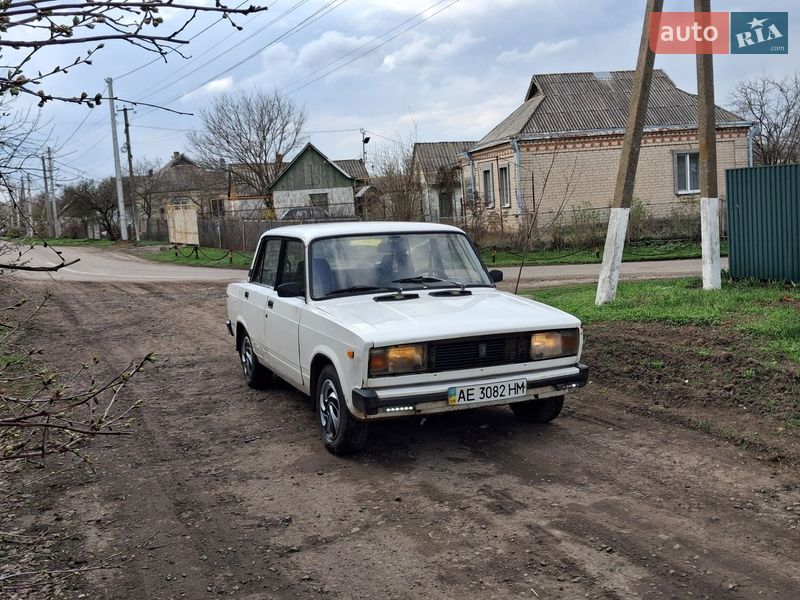 Седан ВАЗ / Lada 2105 1989 в Губинихи
