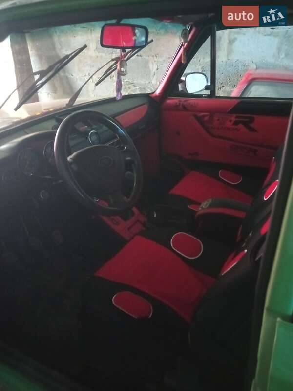 Седан ВАЗ / Lada 2106 1989 в Черновцах