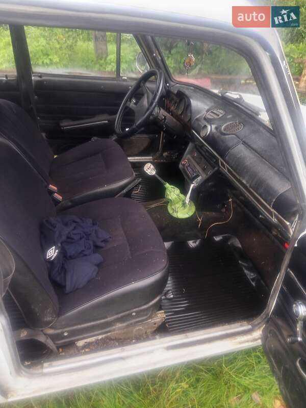 Седан ВАЗ / Lada 2106 1984 в Кицмани фото 5 Седан ВАЗ / Lada 2106 1984 в Кицмани