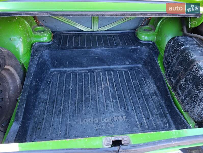 Седан ВАЗ / Lada 2106 1982 в Новониколаевке
