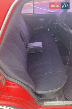 Седан ВАЗ 2106 1985 в  фото 5 Седан ВАЗ 2106 1985 в
