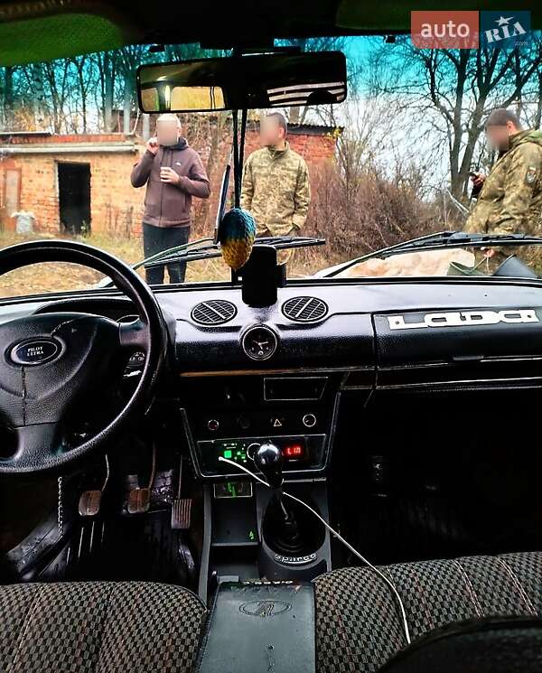 Седан ВАЗ / Lada 2106 1988 в Сумах фото 3 Седан ВАЗ / Lada 2106 1988 в Сумах