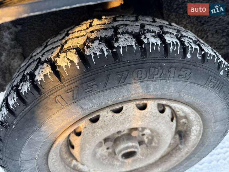 Седан ВАЗ / Lada 2106 2002 в Ромнах фото 13 Седан ВАЗ / Lada 2106 2002 в Ромнах