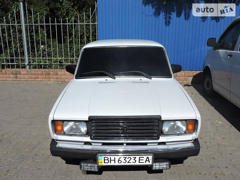 Седан ВАЗ / Lada 2107 2004 в Одессе