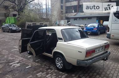 Седан ВАЗ / Lada 2107 1996 в Рахове