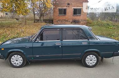 Седан ВАЗ / Lada 2107 2002 в Ровно