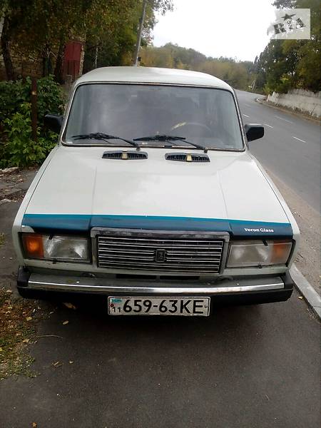 Седан ВАЗ / Lada 2107 1983 в Могилев-Подольске