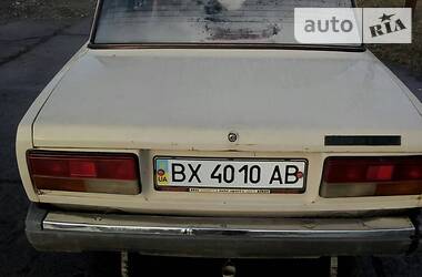 Седан ВАЗ / Lada 2107 1988 в Остроге