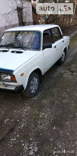 Седан ВАЗ / Lada 2107 1986 в Чернівцях