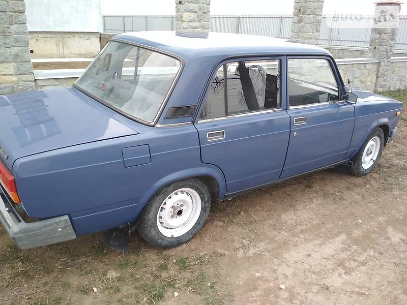 Седан ВАЗ 2107 2005 в 