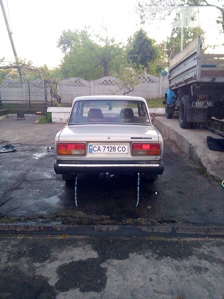 Седан ВАЗ / Lada 2107 2007 в Чигирине