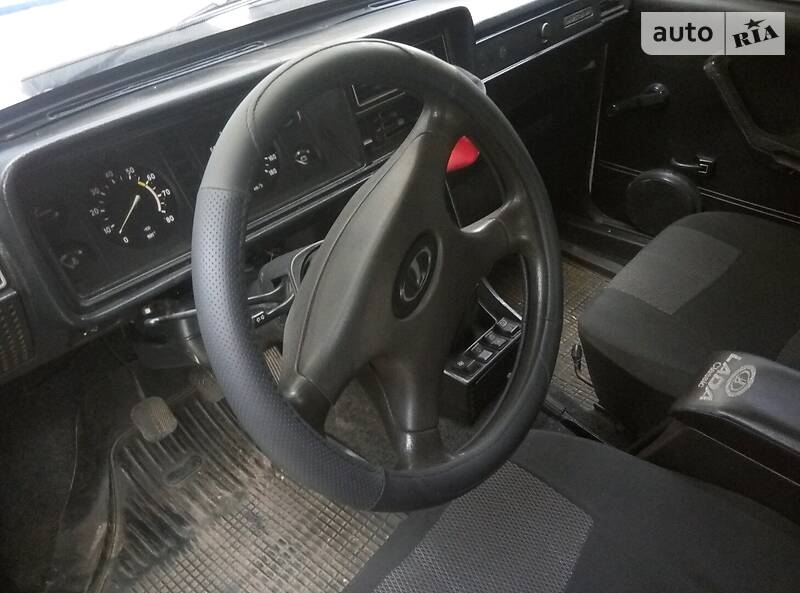 Седан ВАЗ / Lada 2107 2004 в Синельниковому