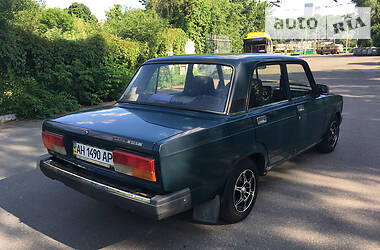 Седан ВАЗ / Lada 2107 2005 в Киеве