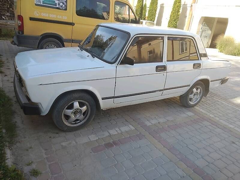 Седан ВАЗ / Lada 2107 1992 в Чорткові