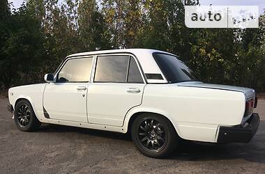 Седан ВАЗ / Lada 2107 2004 в Сумах