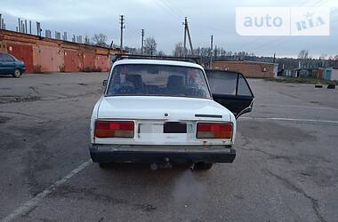 Седан ВАЗ / Lada 2107 1987 в Чернигове